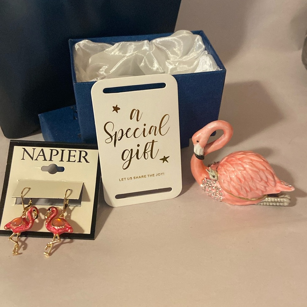 NWT Flamingo Trinket Box with Earrings